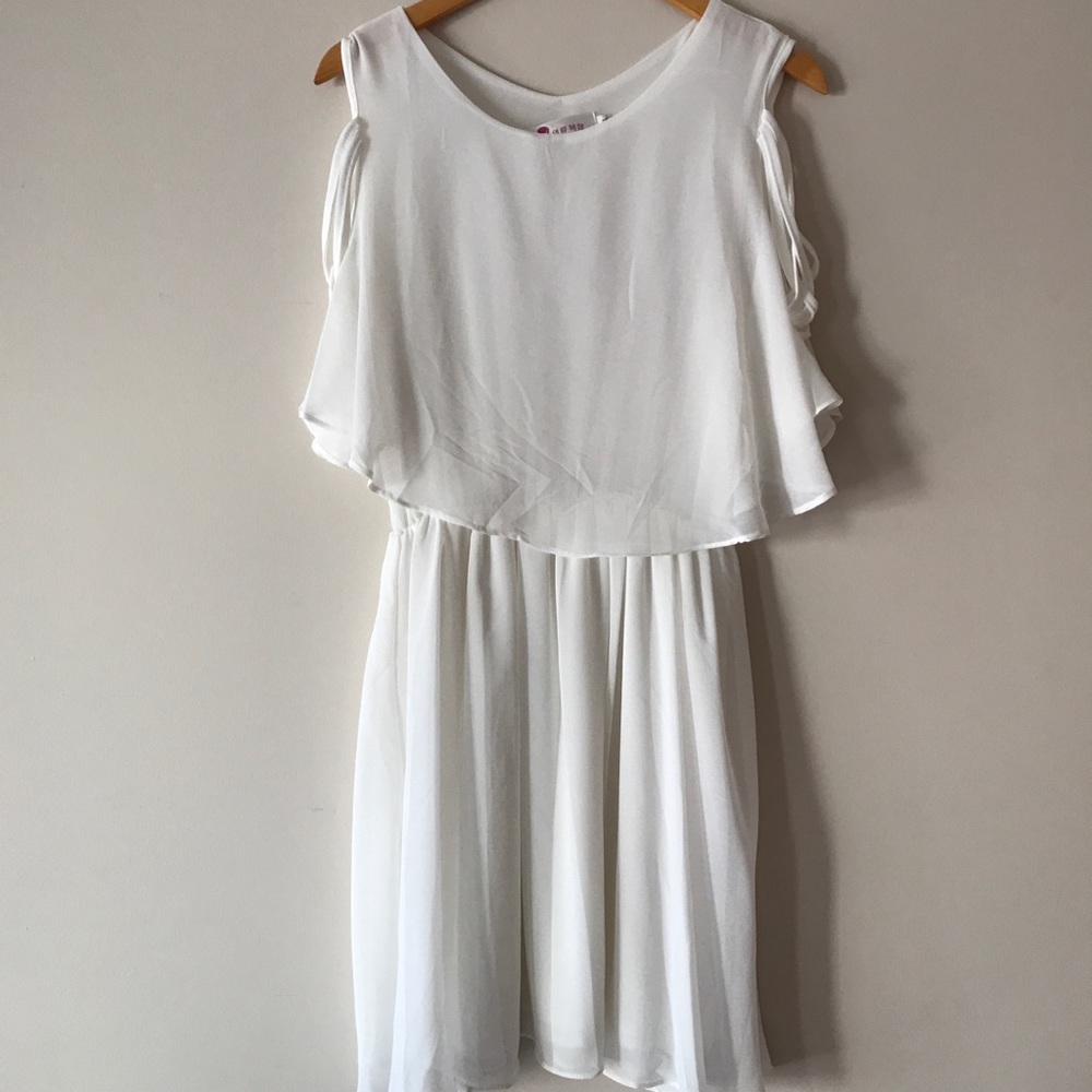 White Chiffon Layered Dress with Lace Sleeves